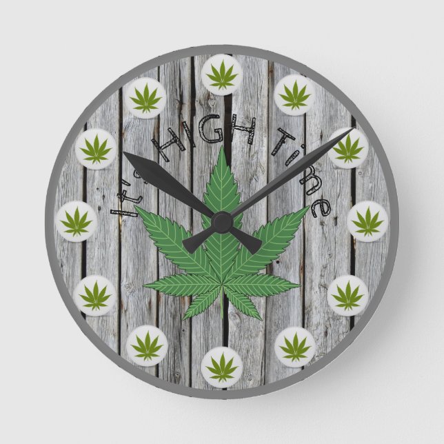 Es ist High Time Weed Leaf Rustikal Holz Custom Runde Wanduhr (Vorderseite)