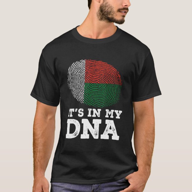 Es ist in meinem DNS Fingerprint Madagaskar Flag P T-Shirt (Vorderseite)