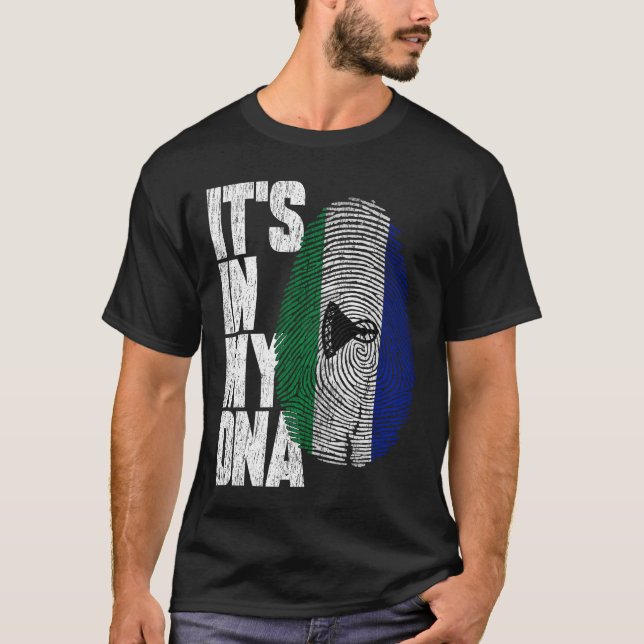 Es ist in meiner DNA Basotho-Stolz-Lesotho-Flagge T-Shirt (Vorderseite)