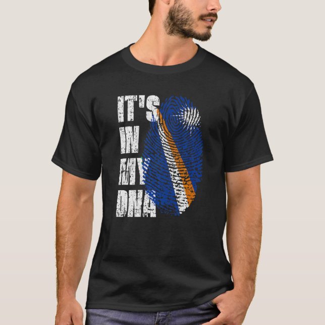 Es ist in meiner Dna Marshall Islands Flag Marshal T-Shirt (Vorderseite)
