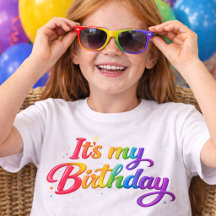 Es ist mein Geburtstag mehrfarbiges Regenbogen-T-S