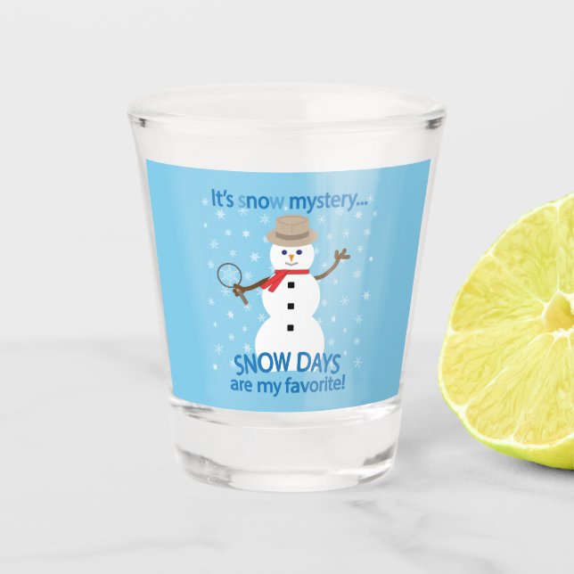 Es ist NOw Mystery Detective Snowman Blue Schnapsglas (Vorderseite)