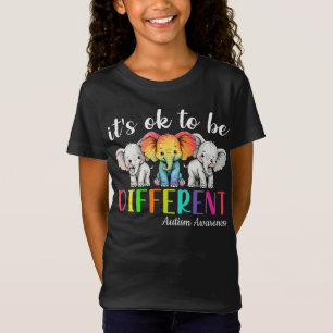 Es ist OK, ein anderes Bewusstsein für Autismus zu T-Shirt