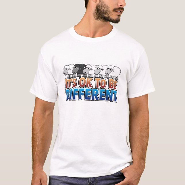 Es ist okay, anders zu sein - Schwarzes Schaf T-Shirt (Vorderseite)