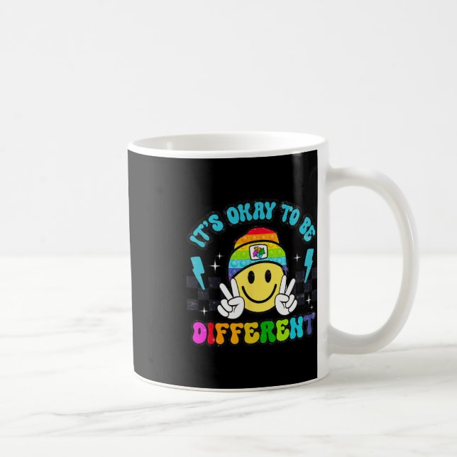Es ist okay, anders zu sein Smiley-Gesicht-Puzzle  Kaffeetasse (Rechts)