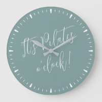 Es ist Pilates O' Clock Fun Green Script Wall Cloc