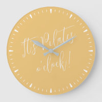 Es ist Pilates O'Clock Fun Golden Yellow Fitness