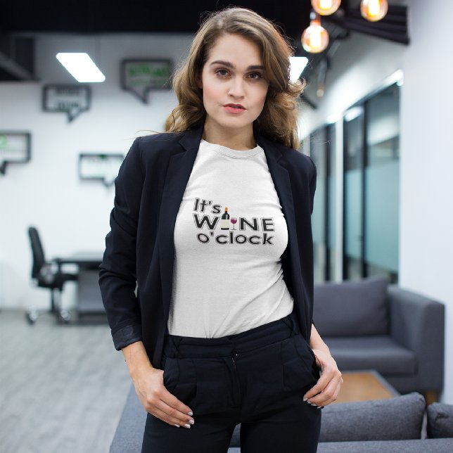 Es ist Wine O'Clock T - Shirt (Von Creator hochgeladen)