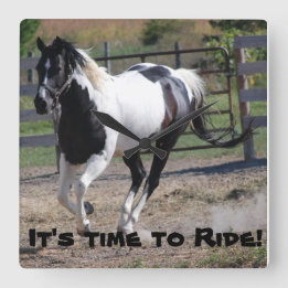 Es ist Zeit, ein Pferd zu reiten Quadratische Wanduhr