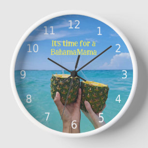 Es ist Zeit für einen BahamaMama mit Ananas Uhr