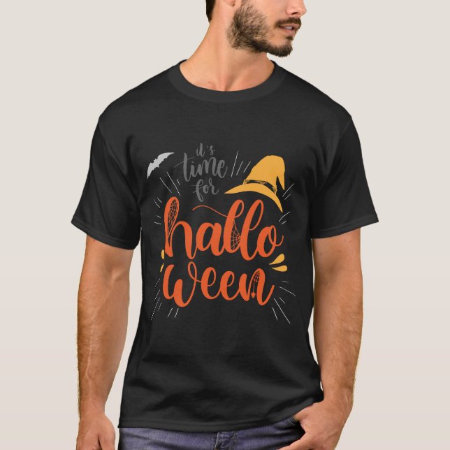 "Es ist Zeit für Halloween" Hexenhut T-Shirt (Vorderseite)
