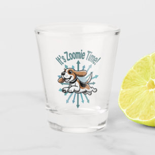 Es ist Zoomie Time Beagle Schnapsglas