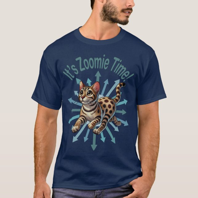 Es ist Zoomie Time Bengalisch Cat T-Shirt (Vorderseite)