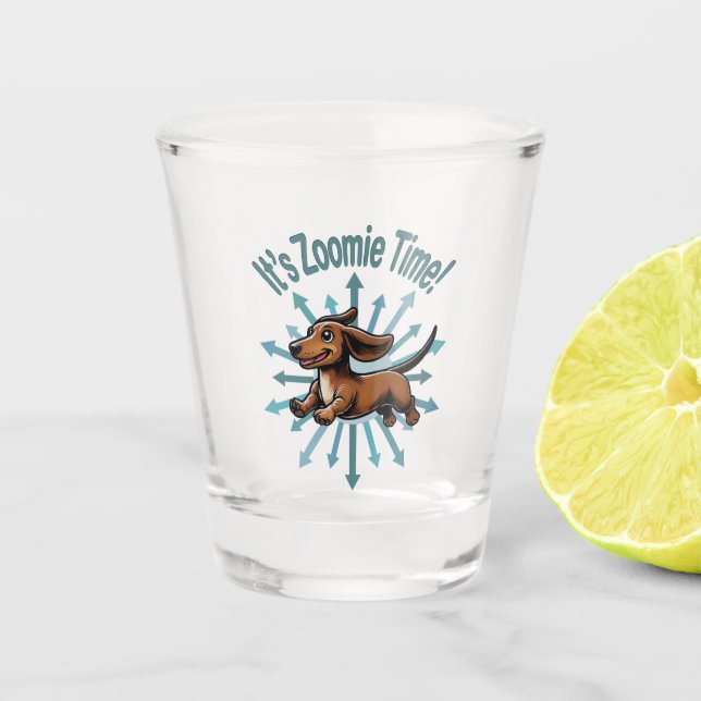 Es ist Zoomie Time Dackel Schnapsglas (Vorderseite)