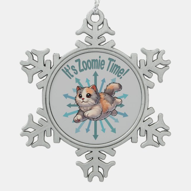 Es ist Zoomie Time Dilute Calico Cat Schneeflocken Zinn-Ornament (Vorderseite)