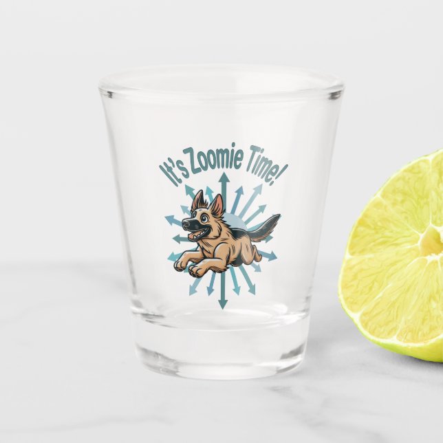 Es ist Zoomie Time German Shepherd Schnapsglas (Vorderseite)