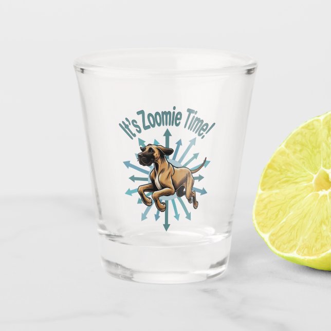 Es ist Zoomie Time Great Dane Schnapsglas (Vorderseite)