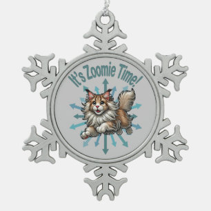 Es ist Zoomie Time Maine Coon Cat Schneeflocken Zinn-Ornament