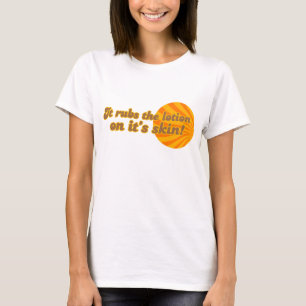 Es legt die Lutsche auf die Haut T-Shirt