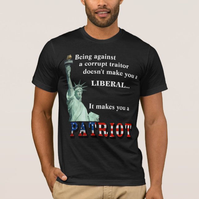 Es macht einen zum PATRIOT T-Shirt (Vorderseite)
