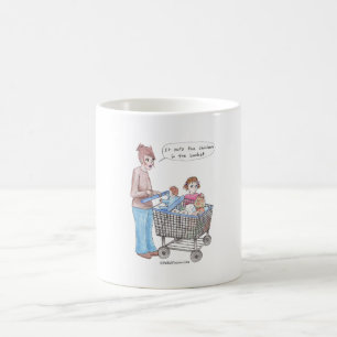 Es setzt das Huhn in den Korb ein Tasse