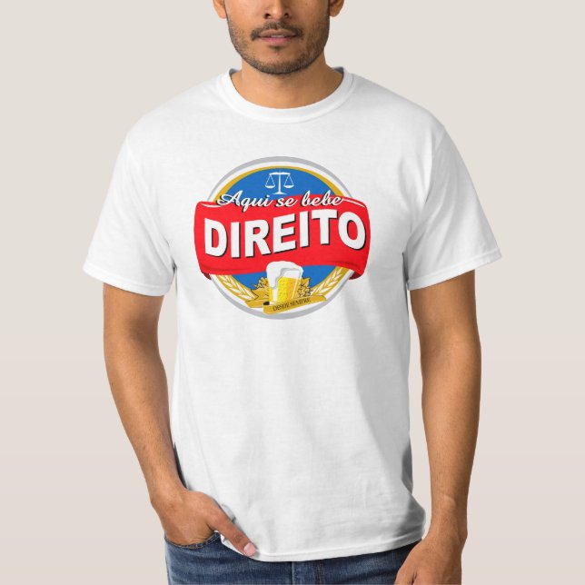 Es trinkt sich hier Gerade T-Shirt (Vorderseite)