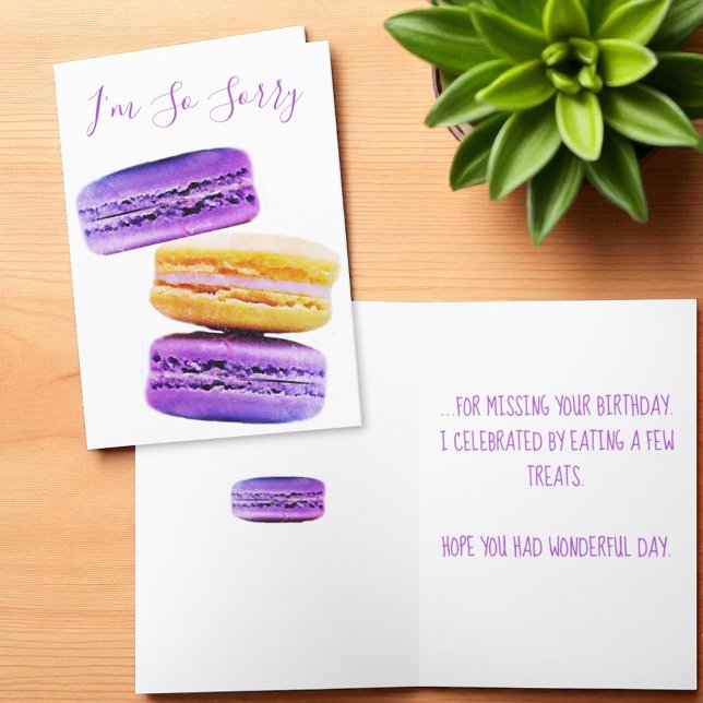 Es tut mir leid, dass Lila Macaron-Cookies am Gebu Karte (template greeting card cover and inside text)