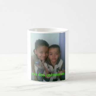 es zerteilt auf die person stimmt kaffeetasse