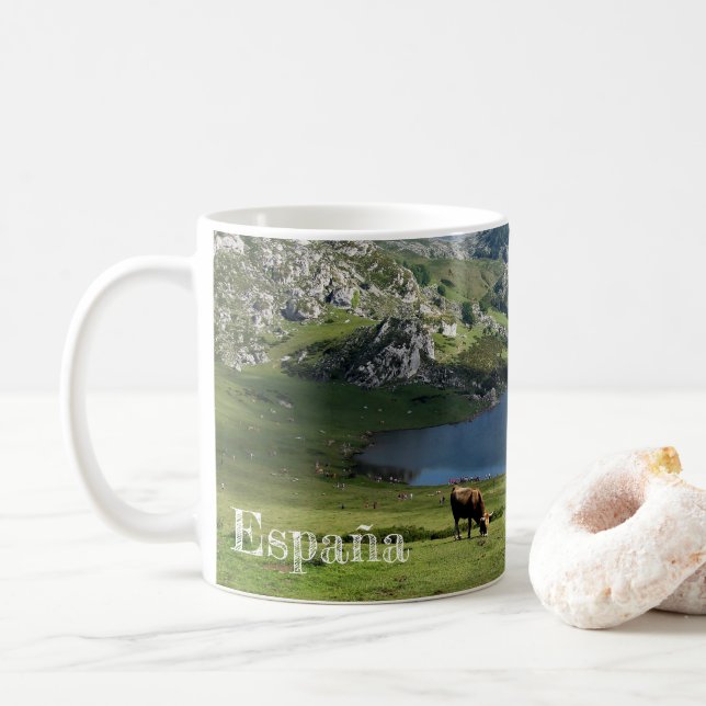 es zerteilt Seen von Covadonga in Asturias, Kaffeetasse (Mit Donut)