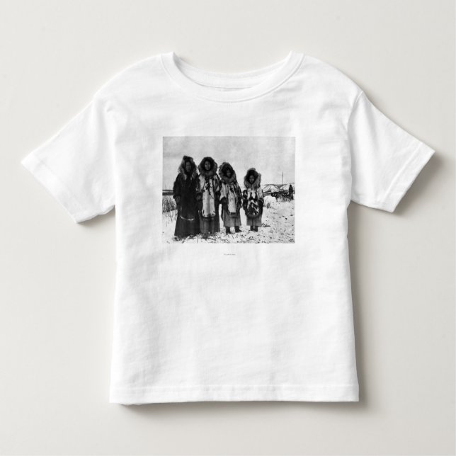 Eskimofrauen in Alaska-Fotografie Kleinkind T-shirt (Vorderseite)