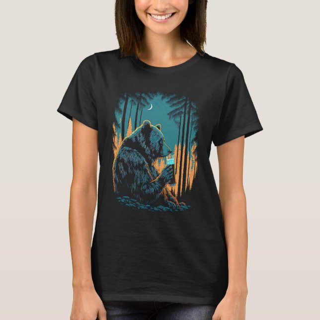 Esoteric Bear drinking Beer Night Forest T-Shirt (Vorderseite)
