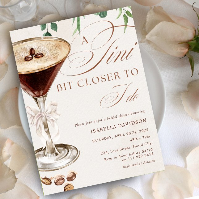 Espresso Martini A Tini etwas Näheres Brautparty Einladung (Espresso Martini A Tini Bit Closer Bridal Shower Invitation)