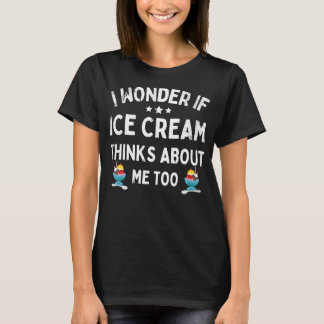 Essen, das ich frage, ob Eiscreme auch an mich den T-Shirt
