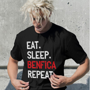 Essen. Schlafen. Benfica. Wieder von vorne. T-Shirt