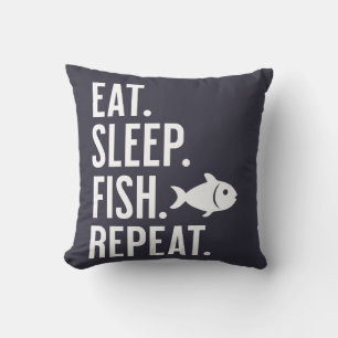 Essen. Schlafen. Fisch. Wieder von vorne. Dekor de Kissen