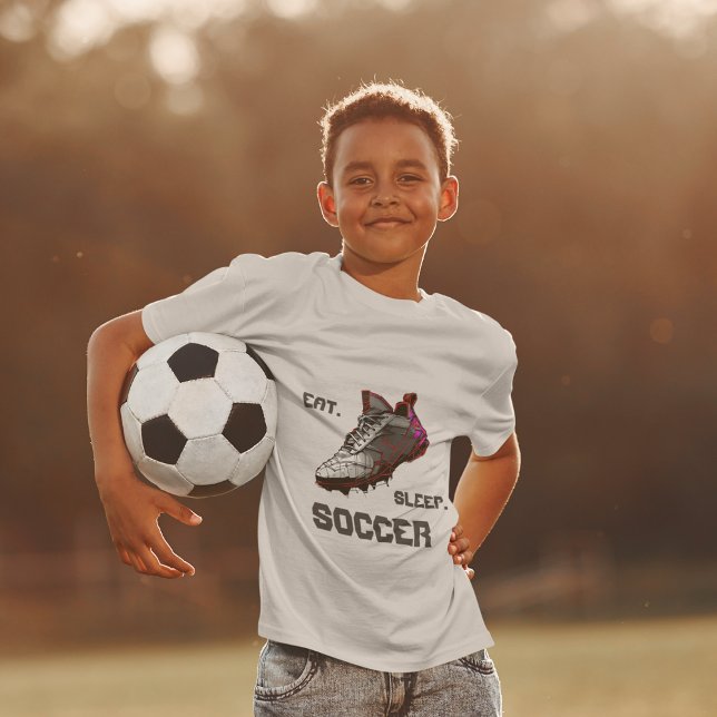 Essen. Schlafen. Fußball. Urban Soccer Boot. Kids  T-Shirt (Von Creator hochgeladen)
