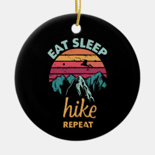 Essen, schlafen, wandern, wiederholen keramik ornament