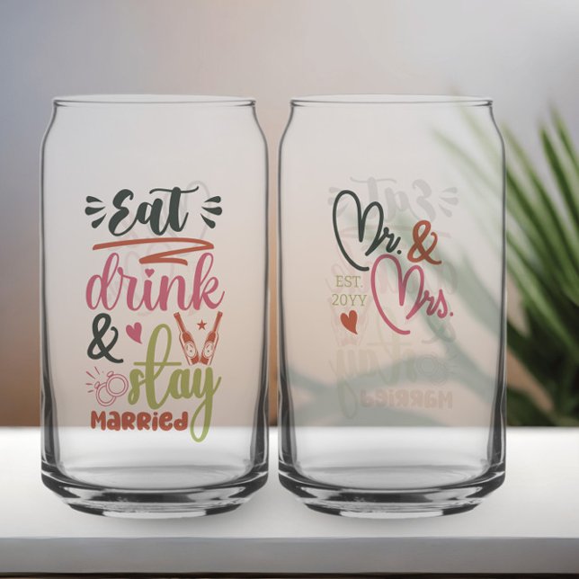 Essen Sie Drink und Bleibe Verheirateten Mr. and M Dosenglas (Eat drink & stay married glasses from Newlywed Christmas Gift Ideas collection by Darling & May)