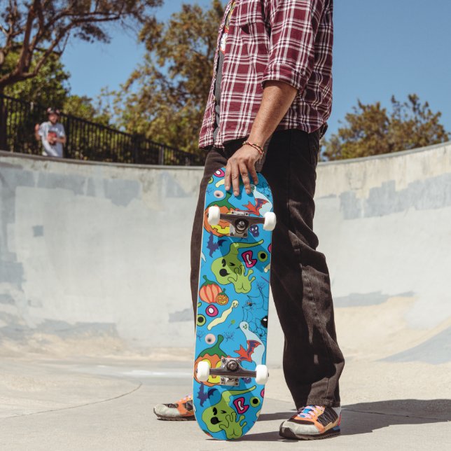 Essentials Skateboard (Außenbereich 2)