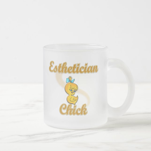 Esthetician Chick Mattglastasse (Rechts)
