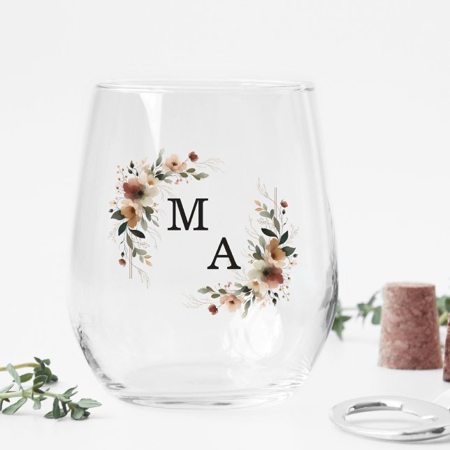 Ethereal Elegance Boho Wreath Wedding Monogram Weinglas Ohne Stiel (Toast to forever with our monogrammed stemless wine glasses, beautifully personalized.)