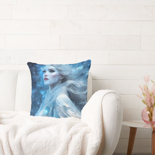 Ethereal Frozen Snow Queen Fantasy Art Kissen (Liege)