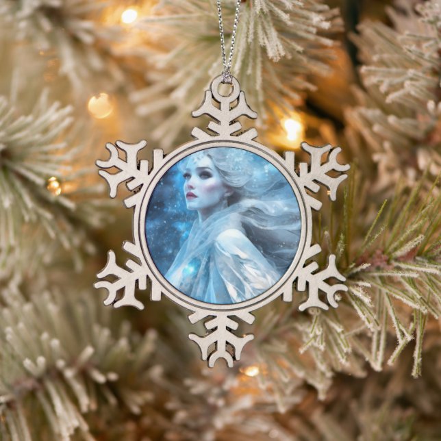 Ethereal Frozen Snow Queen Fantasy Art Schneeflocken Zinn-Ornament (Baum)