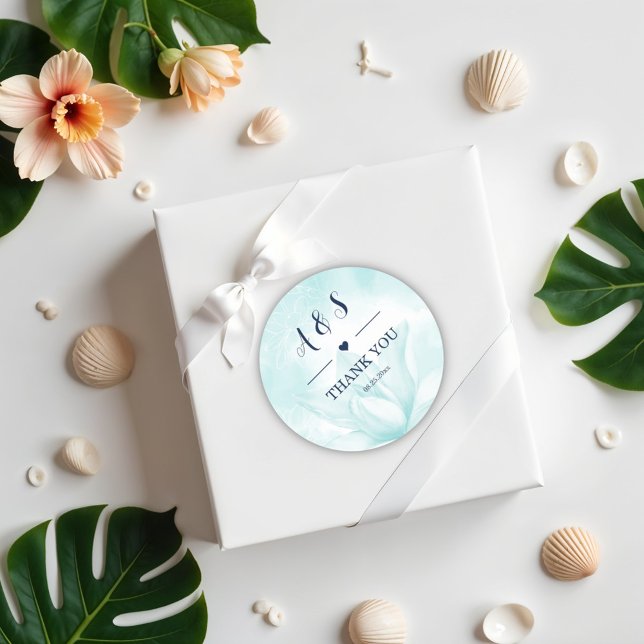 Ethereal Magnolia Blume, vielen Dank Runder Aufkleber (Von Creator hochgeladen)