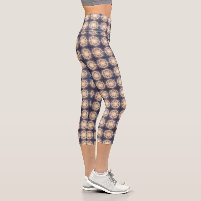 Ethereal Vision – Beyond Reality25 Capri Leggings (Rechts)