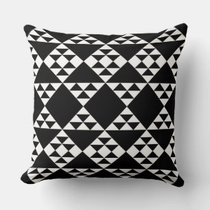 Ethnic White Triangle Pattern Schwarz Kissen