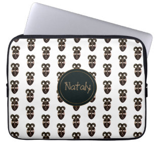 ethnische afrikanische Stammes- Maske. Monogramm. Laptopschutzhülle