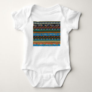 Ethnische Federn: Stickerei Boho Chic Baby Strampler
