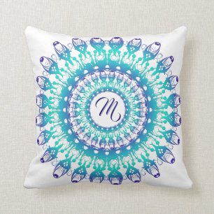 Ethnischer aquamariner Mandala. Monogramm Kissen