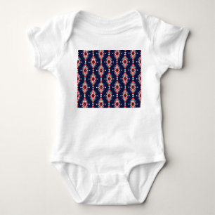 Ethnischer Stil, geometrisches nahtloses Muster. Baby Strampler